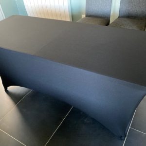 Table buffet avec housse noire